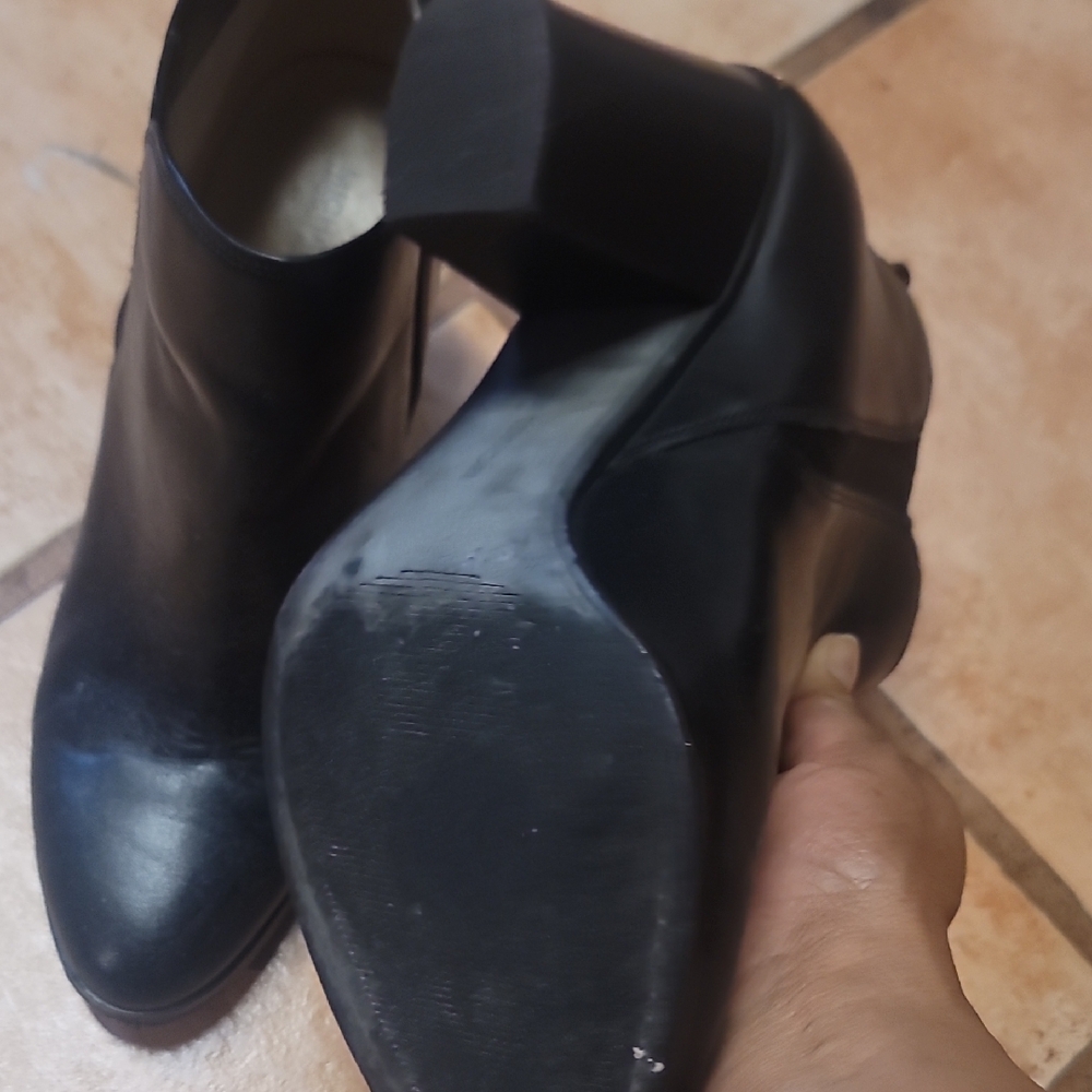 Michael Kors Black Ankle Booties Sleek Design - Picture 5 of 6